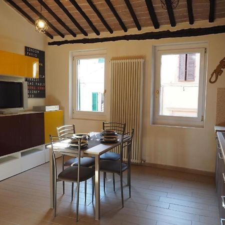 Contrada House By Francigenaapartments Siena Bagian luar foto