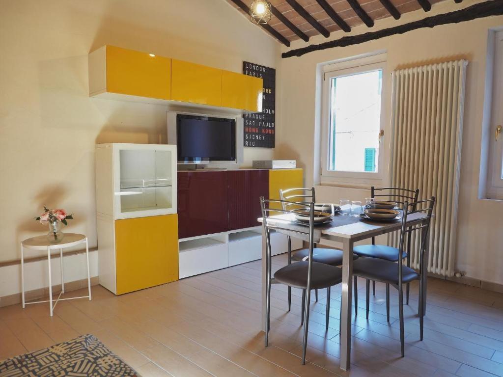 Contrada House By Francigenaapartments Siena Bagian luar foto